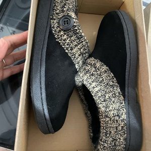 Clarks Sweater Scuff Slippers